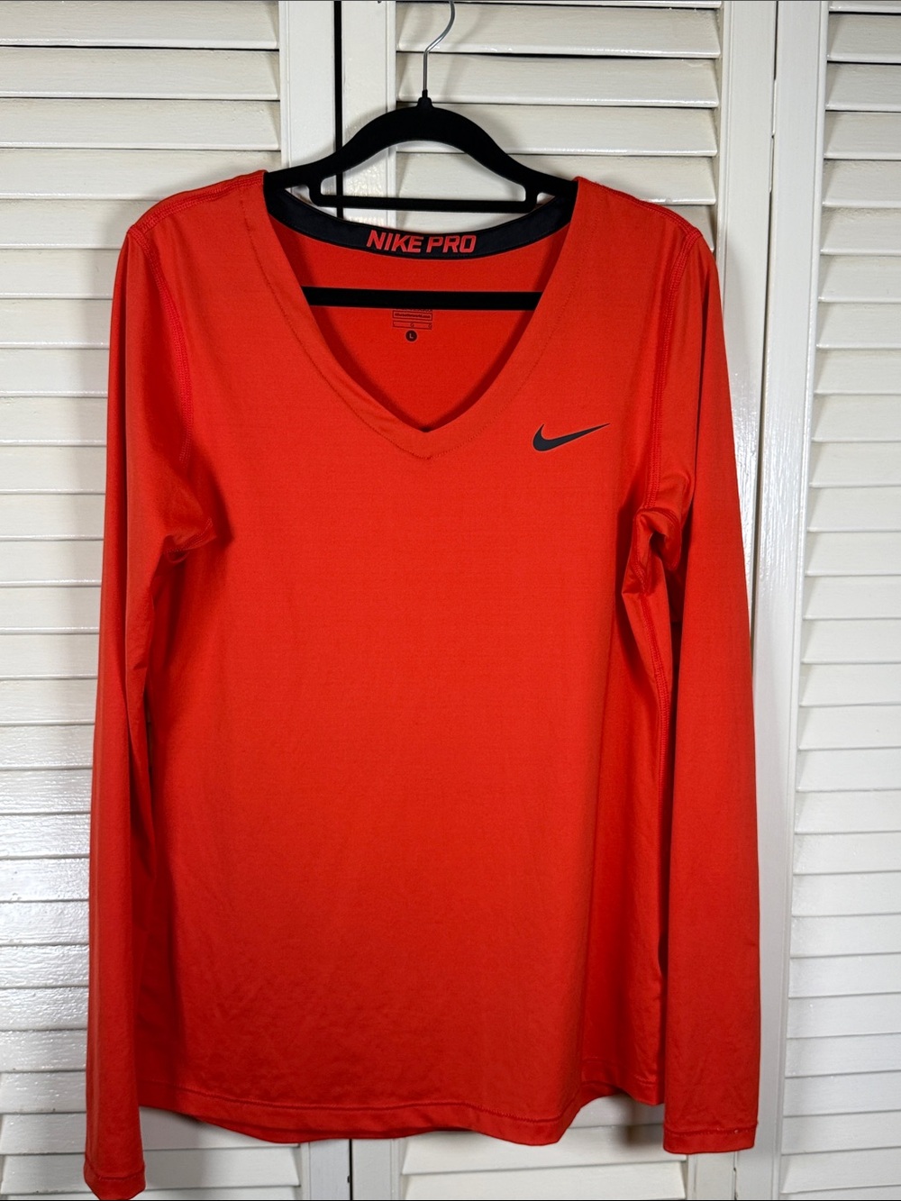 Nike Pro Womens Orange Long Sleeve V Neck Dri FIT Training Shirt Size Large